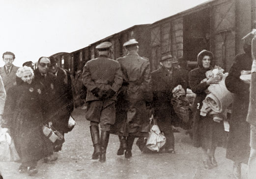 Officieren in kamp Westerbork.