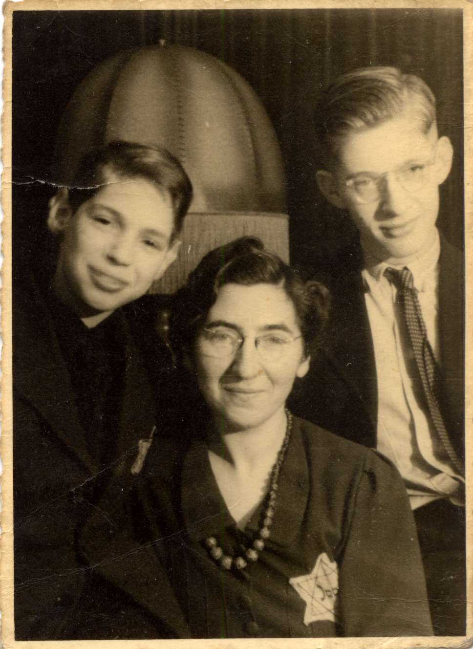 Bella Zondervan met haar twee broertjes.